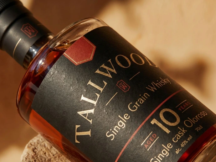 NewSpirits ontwikkelt brand design etiket en fles voor Tallwood Whisky