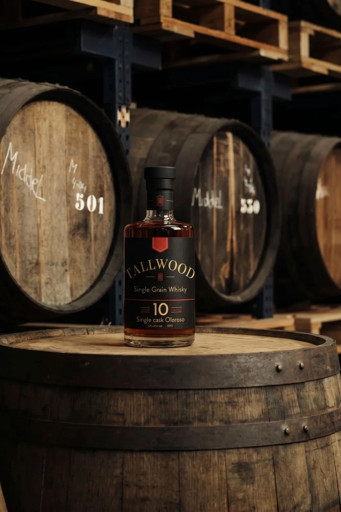 Brouwhoeve selecteert en bottelt Tallwood Whisky 10 Jaa